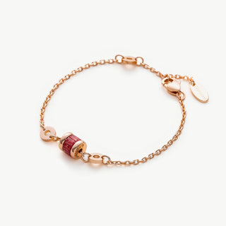 Vintage Agate Bracelet in Rose Gold and Red, exuding romantic radiance with the warm tones of rose gold and the vibrant elegance of red agate gemstones, this bracelet is a perfect expression of love and sophistication