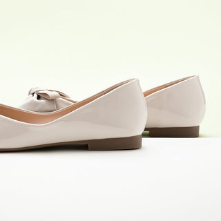 Pearl White Bowknot Square Flats: Classic and Fresh